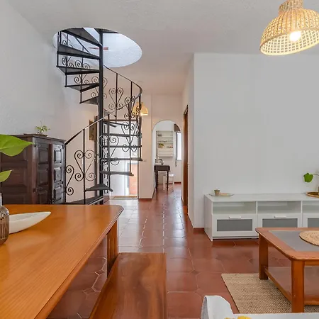 Blue House Apartment *
